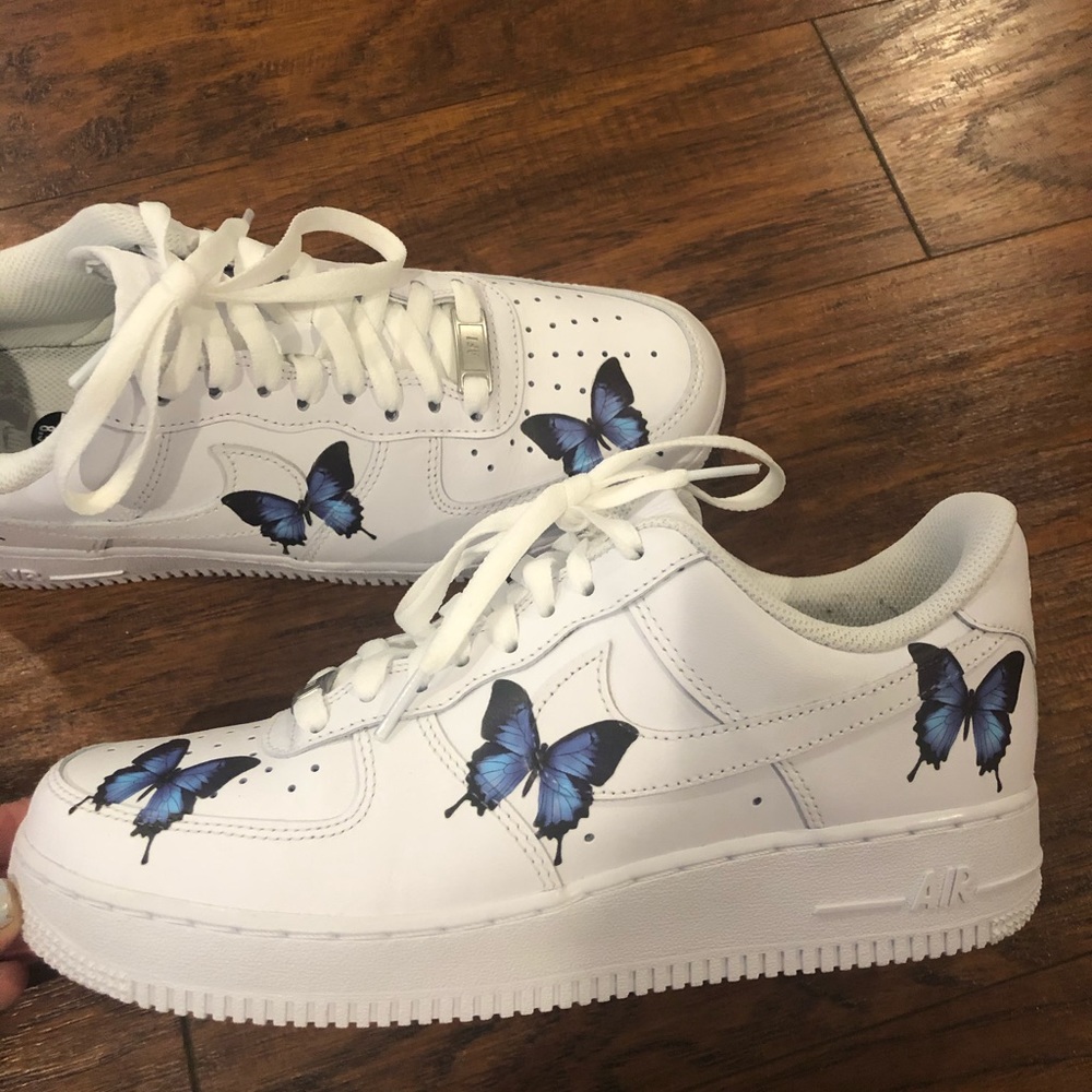 *NEVER WORN* selling bc i purchased the wrong size - Picture 4 of 5